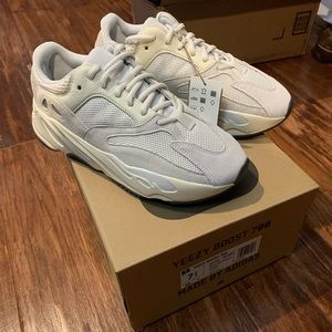 Adidas yeezy boost 700 analog